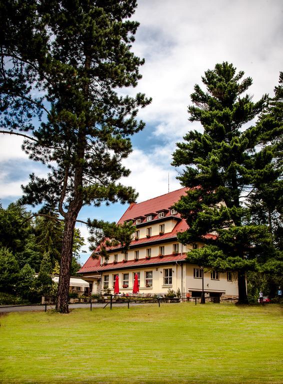 Parkhotel Skalni Mesto Jičín Esterno foto
