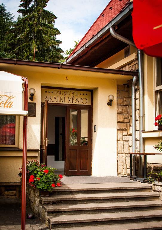 Parkhotel Skalni Mesto Jičín Esterno foto